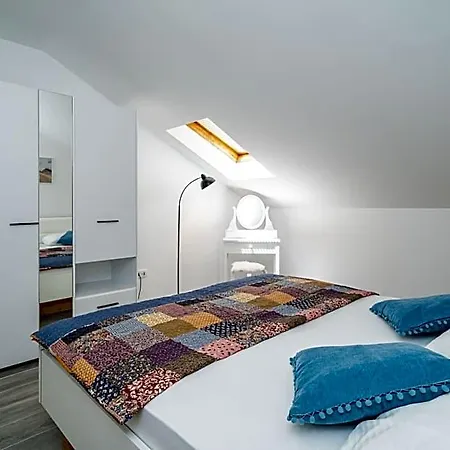 Amalija 4*